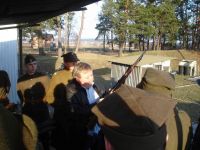 Por. Leon Pająk przed plutonem legionistów.