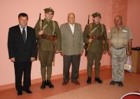 Wspólne zdjęcie z członkami koła Nr 11 im. 17 Pułku Piechoty Związku Byłych Żołnierzy Zawodowych Oficerów Rezerwy Wojska Polskiego w Rzeszowie.