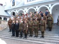 Ogół sił rekonstrukcyjnych wspierany przez media i notabli.